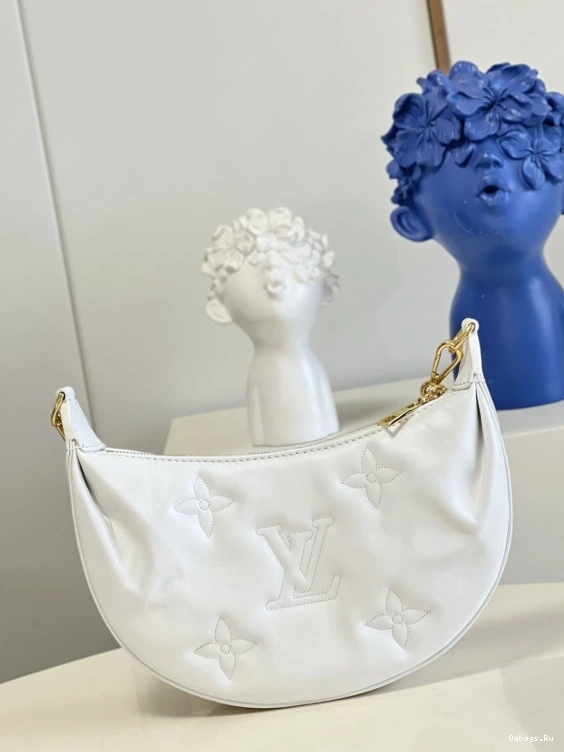 THE OVER VUITTON MOON LOUIS 0327